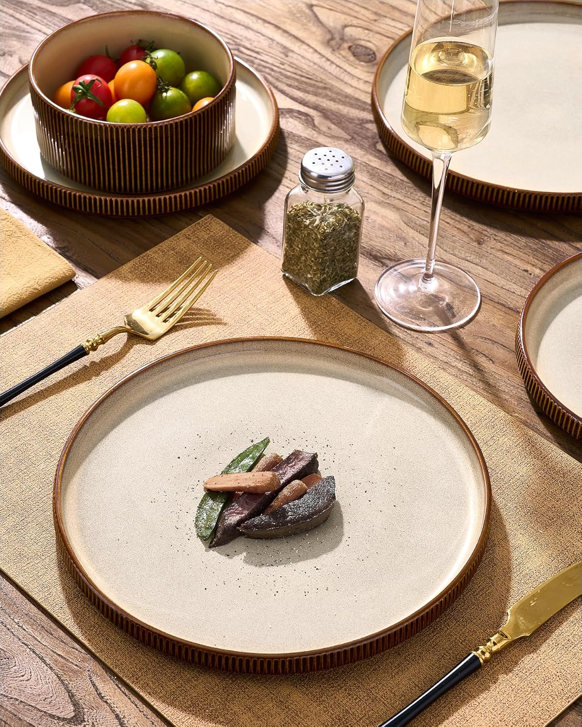 16-Piece Ribbed Stoneware Dinner Set