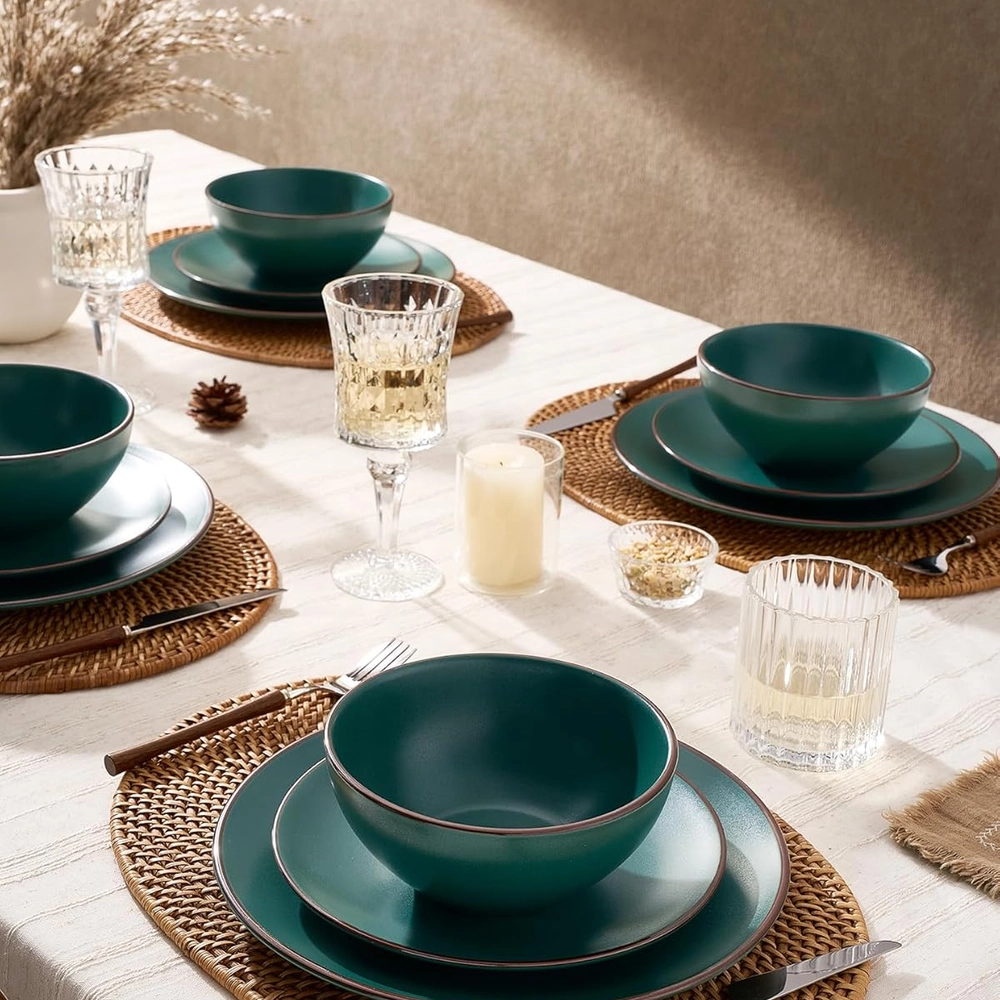 Matte Green Dinnerware Set - 16-Piece